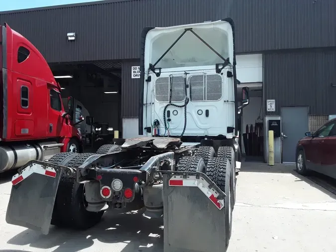 2020 FREIGHTLINER NEW CASCADIA 116