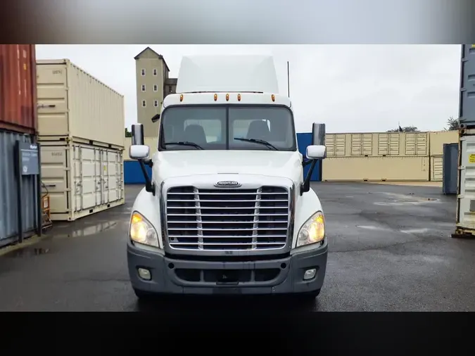 2019 FREIGHTLINER/MERCEDES CASCADIA 125