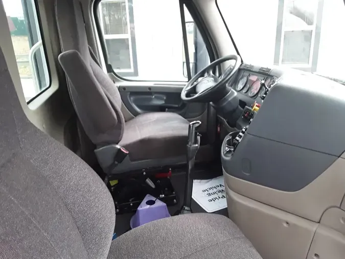 2019 FREIGHTLINER/MERCEDES CASCADIA 125e5b78a03a61c491040038b40a9c36d55