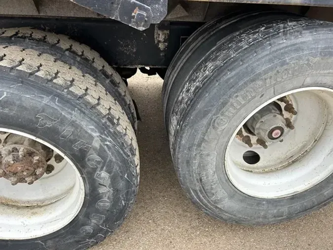 1996 INTERNATIONAL 2674SF