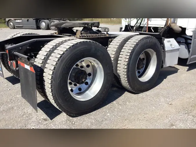 2020 Freightliner Cascadia 126