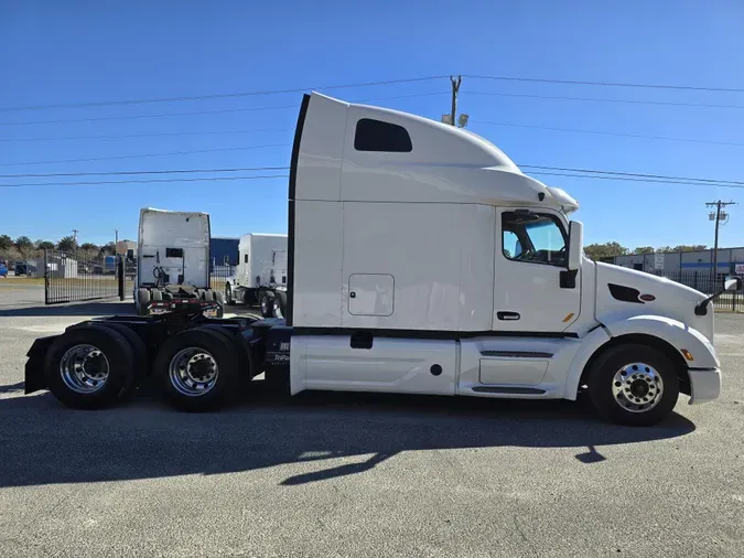 2022 Peterbilt 579e5bc35f861f90c02cbf70c7d178d3e3f