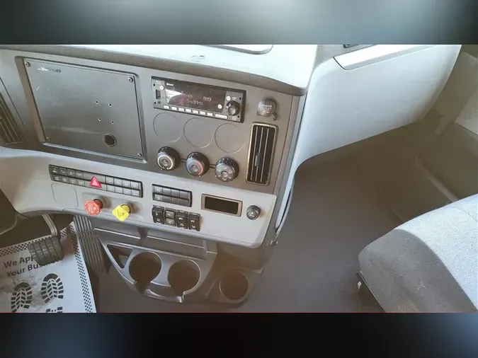 2022 FREIGHTLINER CA126