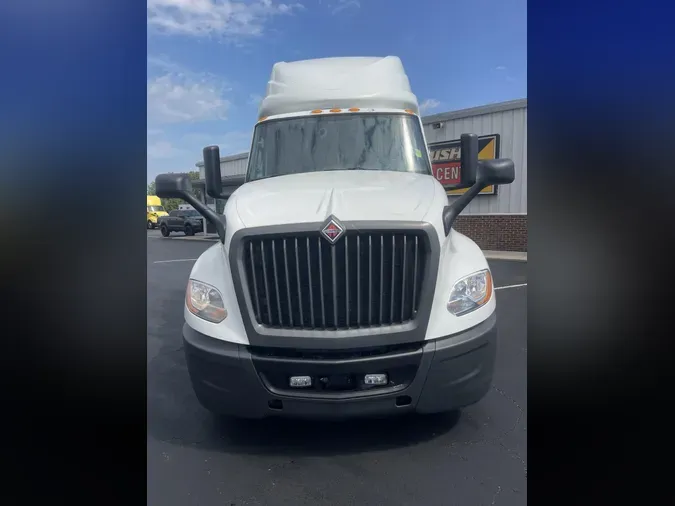 2022 International LT625