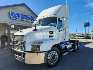 2022 MACK AN64T