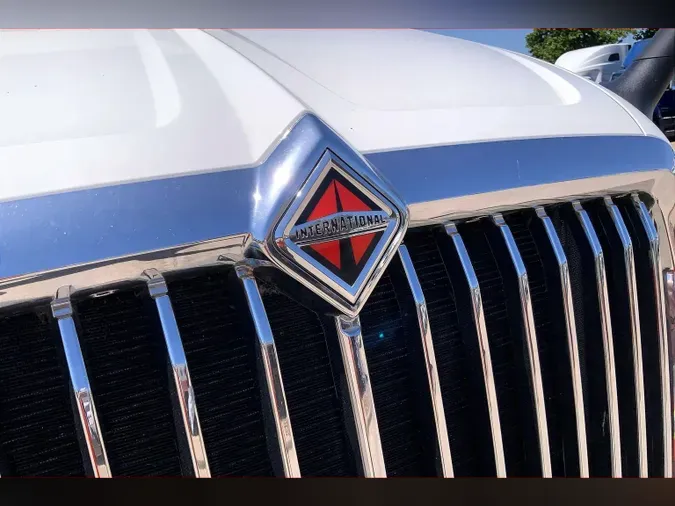 2022 INT LT625 6x4