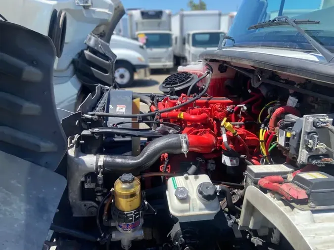 2018 FREIGHTLINER/MERCEDES M2 106