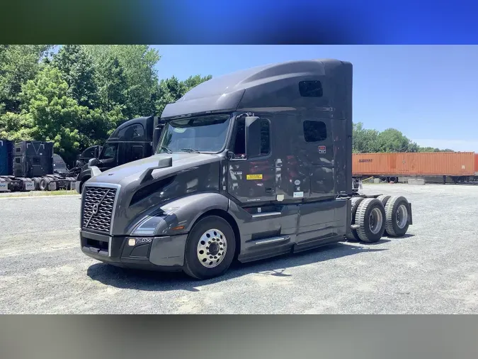 2022 Volvo VNL760