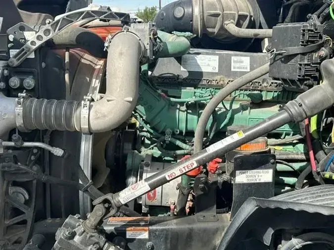 2018 Volvo VNL670e5c6593e0260f6768da0b737e2a2134c