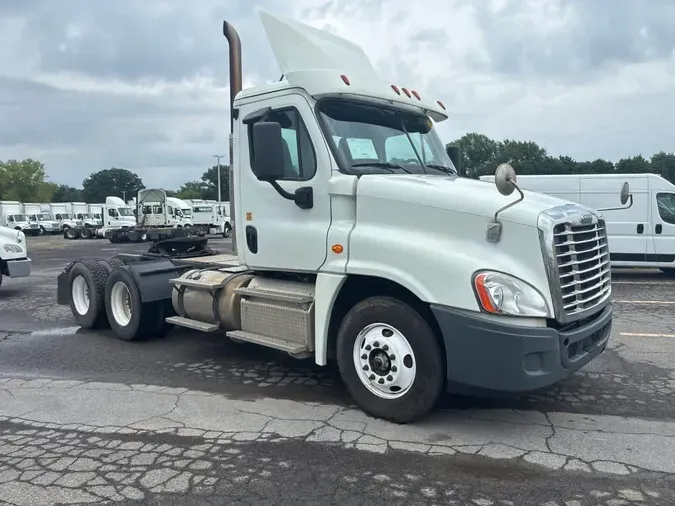 2019 FREIGHTLINER/MERCEDES CASCADIA 125
