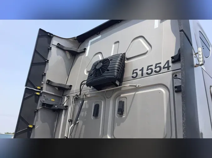 2021 Freightliner Cascadia 126
