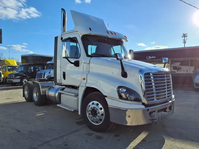 2018 FREIGHTLINER/MERCEDES CASCADIA 125