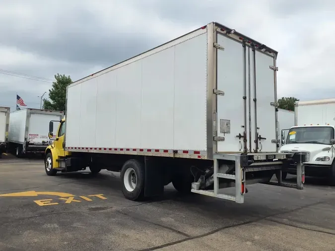 2016 FREIGHTLINER M2 106