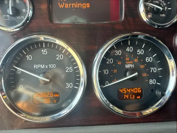 2022 Peterbilt 389