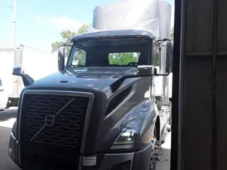 2019 VOLVO VNL64T-300
