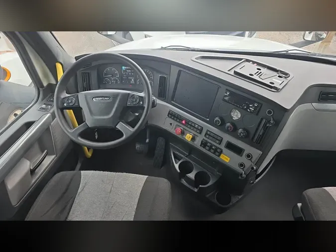 2022 Freightliner Cascadia 126