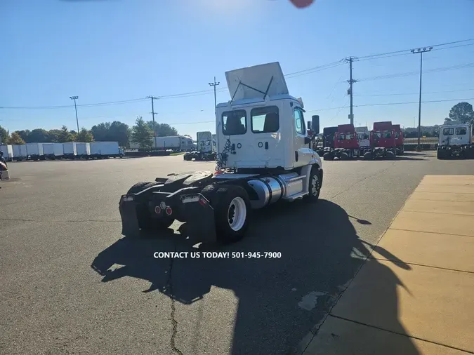 2019 FREIGHTLINER/MERCEDES CASCADIA 113