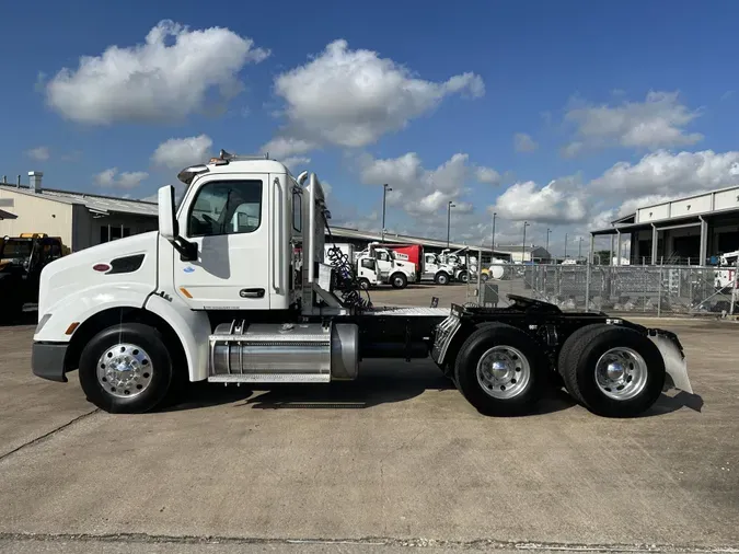 2017 Peterbilt 579