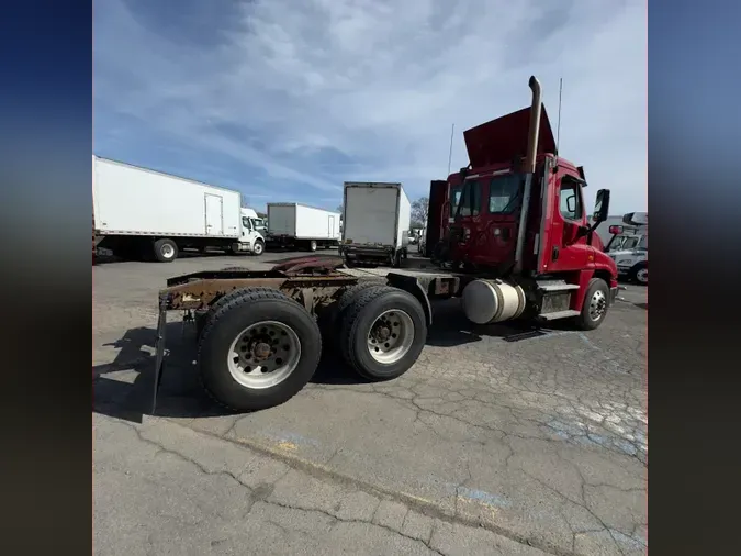 2017 FREIGHTLINER/MERCEDES CASCADIA 125