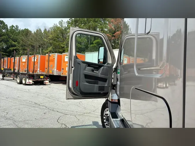 2023 Freightliner Cascadia 126e5d4ffb4b2ff3c1c471b5a0a469ef418
