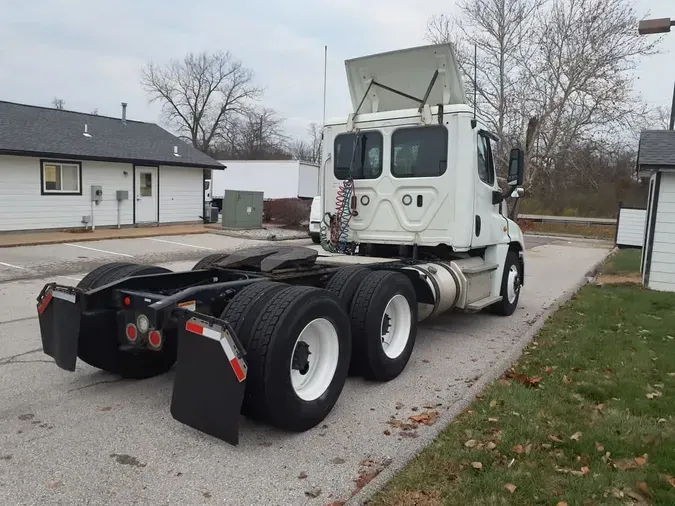 2019 FREIGHTLINER/MERCEDES CASCADIA 125