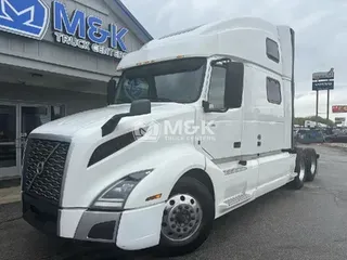 2022 VOLVO VNL64T860