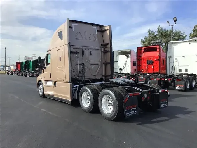 2021 FREIGHTLINER CA126