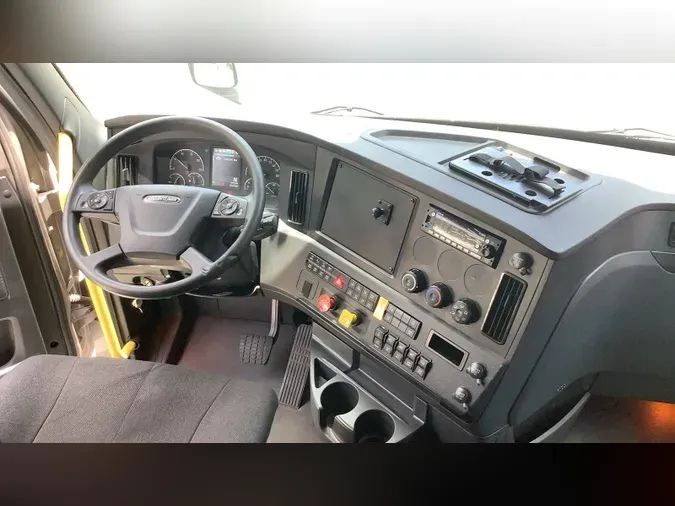 2023 Freightliner Cascadia 126