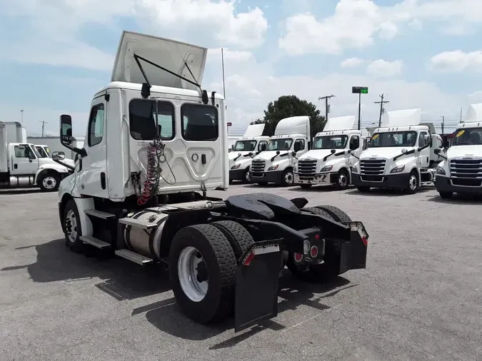 2020 FREIGHTLINER NEW CASCADIA 126