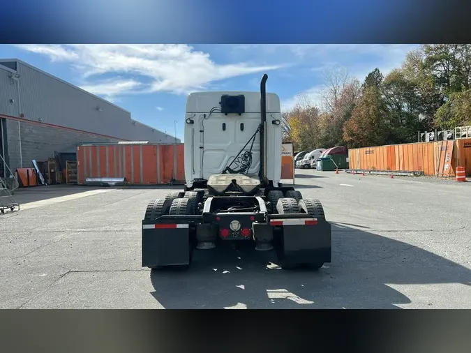 2022 Freightliner Cascadia 126e5e0aaf3aff8333f8727f263ec5530a5