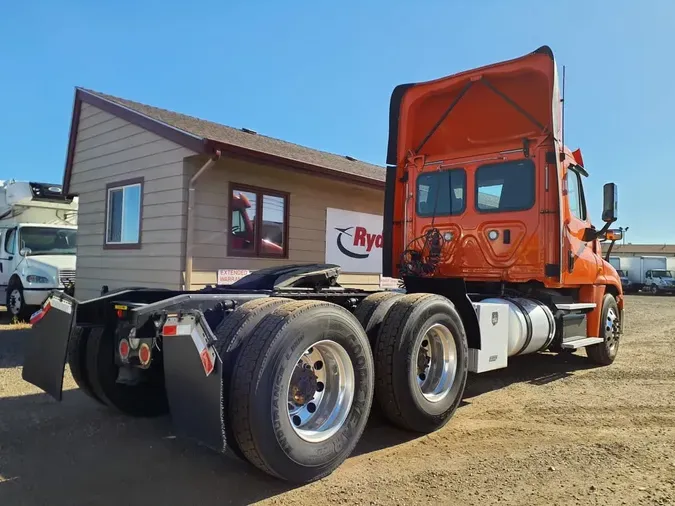 2018 FREIGHTLINER/MERCEDES CASCADIA 125e5e77760fd6aaf7f36b4cf63a5cdf52e