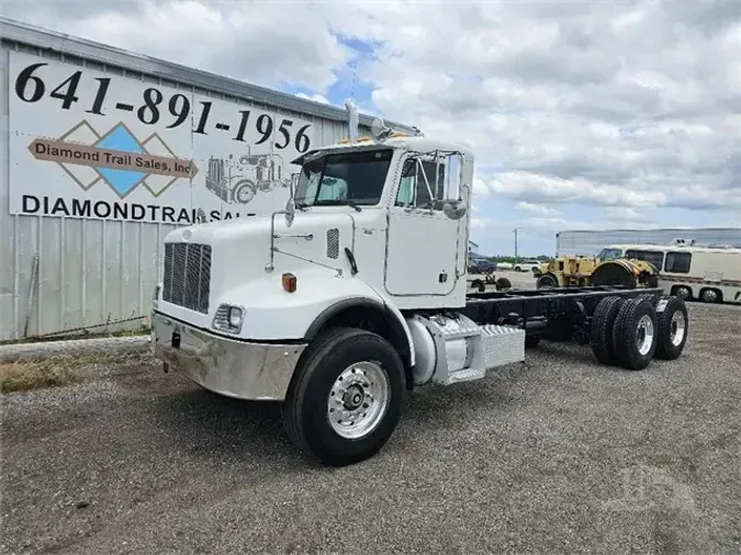 2004 PETERBILT 330e5e9ee268b3db30ee7c108ac2b57d88b