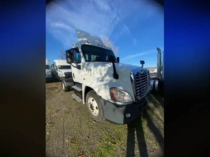 2018 FREIGHTLINER/MERCEDES CASCADIA 125