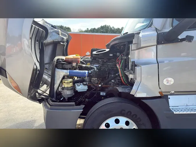 2022 Freightliner Cascadia 126