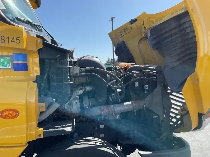 2016 FREIGHTLINER X12564ST