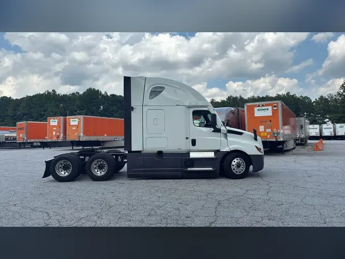 2023 Freightliner Cascadia 126e5f196ee57f7a98c7ea4ef19381f467a