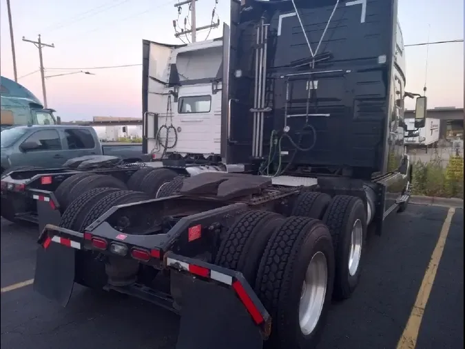 2020 VOLVO VNL64T860