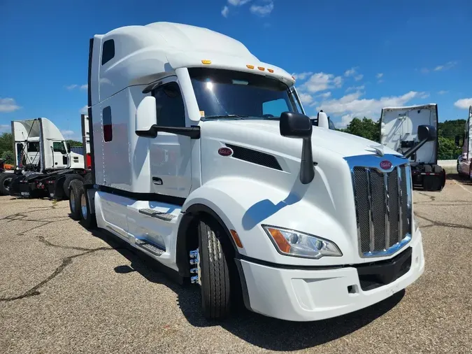 2023 PETERBILT 579