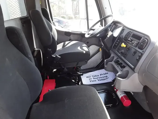 2020 FREIGHTLINER/MERCEDES M2 106