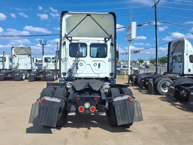 2019 FREIGHTLINER/MERCEDES CASCADIA 113