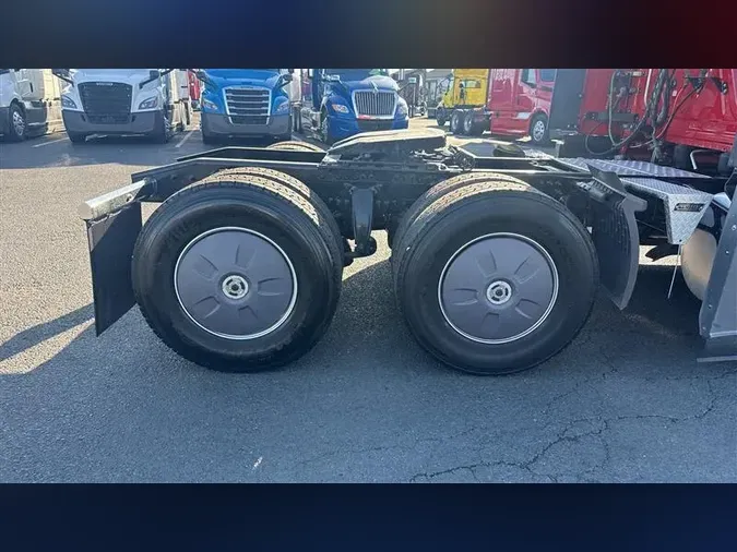 2022 FREIGHTLINER CA126