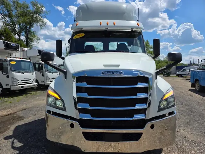 2019 FREIGHTLINER NEW CASCADIA PX12664