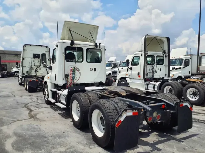 2018 FREIGHTLINER CASCADIA 125