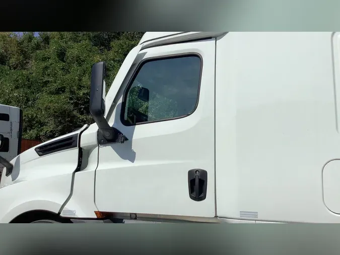 2022 Freightliner Cascadia 126