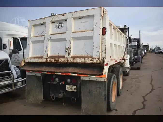 2014 PETERBILT 348