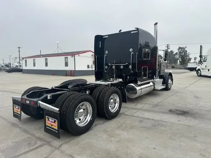 2022 Peterbilt 389