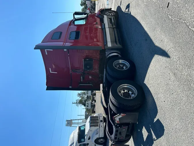 2019 Volvo VNL64T860