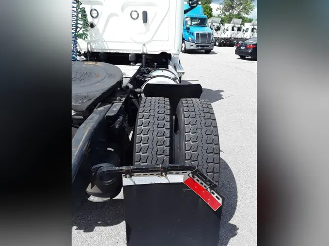 2020 FREIGHTLINER NEW CASCADIA 126