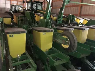 2009 John Deere 1750