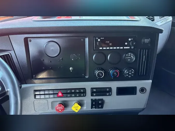 2022 FREIGHTLINER CA126